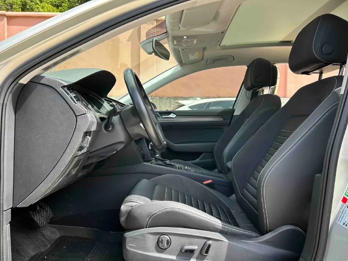 2020 Volkswagen Magotan 2.0T 186HP L4 7DCT,autocango,china used car exporter,china ev exporter,chinese used car exporter,chinese used ev exporter