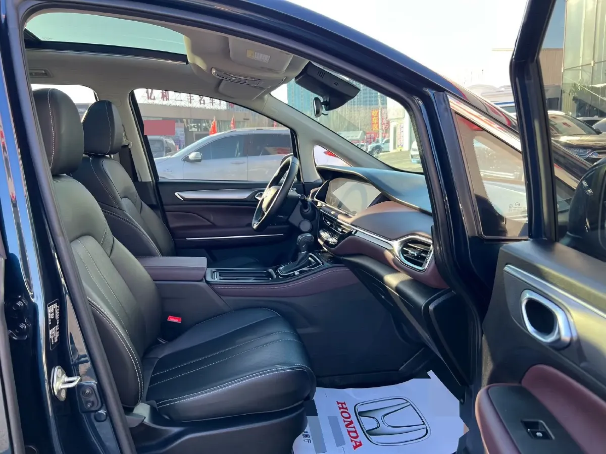 2021 GAC Trumpchi M6 1.5T 169HP L4 7DCT,autocango,china used car exporter,china ev exporter,chinese used car exporter,chinese used ev exporter