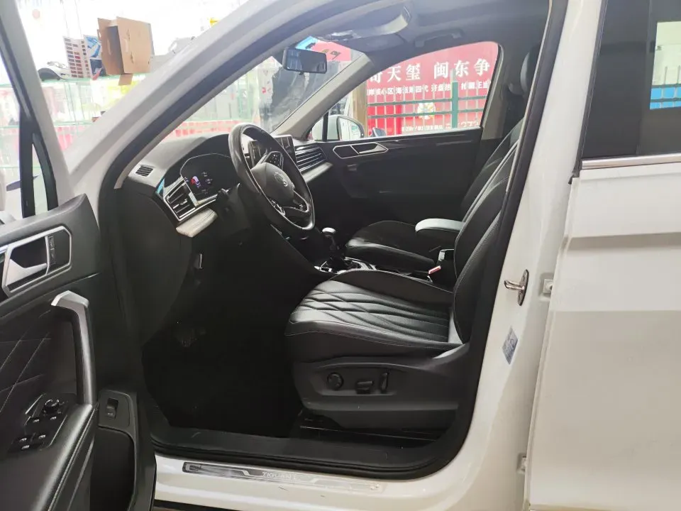 2023 Volkswagen Tiguan L 1.5T 160HP L4 7DCT,autocango,china used car exporter,china ev exporter,chinese used car exporter,chinese used ev exporter
