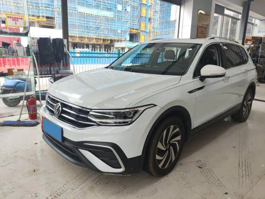 2023 Volkswagen Tiguan L 1.5T 160HP L4 7DCT,autocango,china used car exporter,china ev exporter,chinese used car exporter,chinese used ev exporter