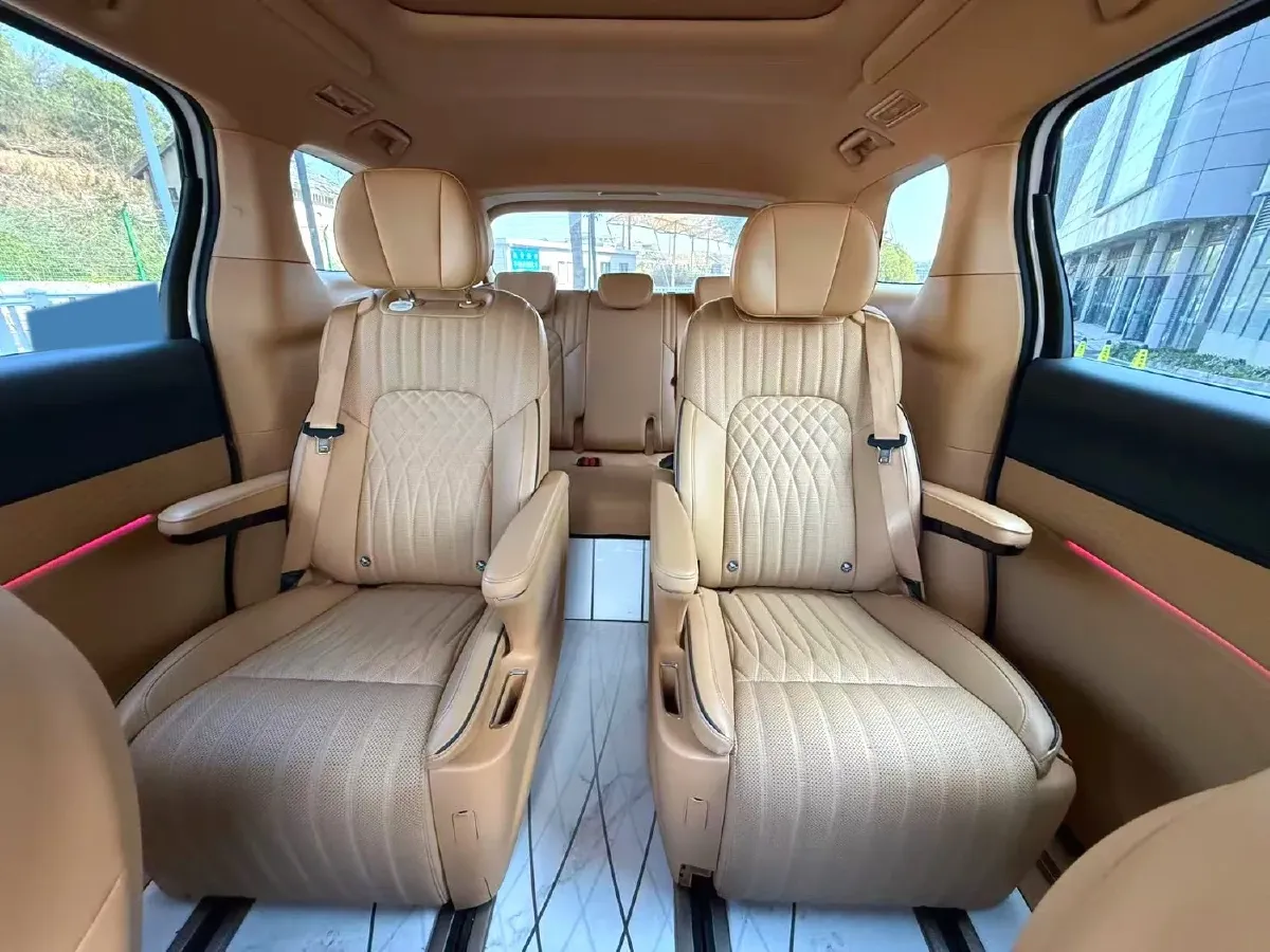 2022 Voyah Dream 1.5T 136HP L4 PHEV 25.57KWH,autocango,china used car exporter,china ev exporter,chinese used car exporter,chinese used ev exporter