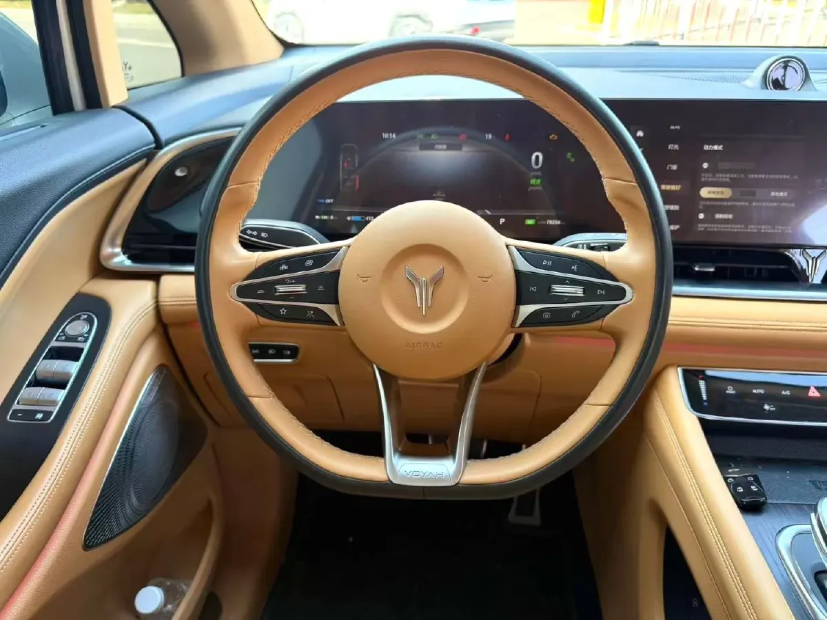 2022 Voyah Dream 1.5T 136HP L4 PHEV 25.57KWH,autocango,china used car exporter,china ev exporter,chinese used car exporter,chinese used ev exporter