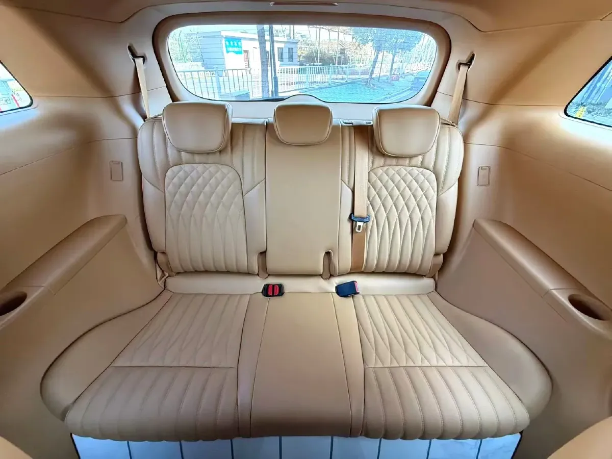 2022 Voyah Dream 1.5T 136HP L4 PHEV 25.57KWH,autocango,china used car exporter,china ev exporter,chinese used car exporter,chinese used ev exporter