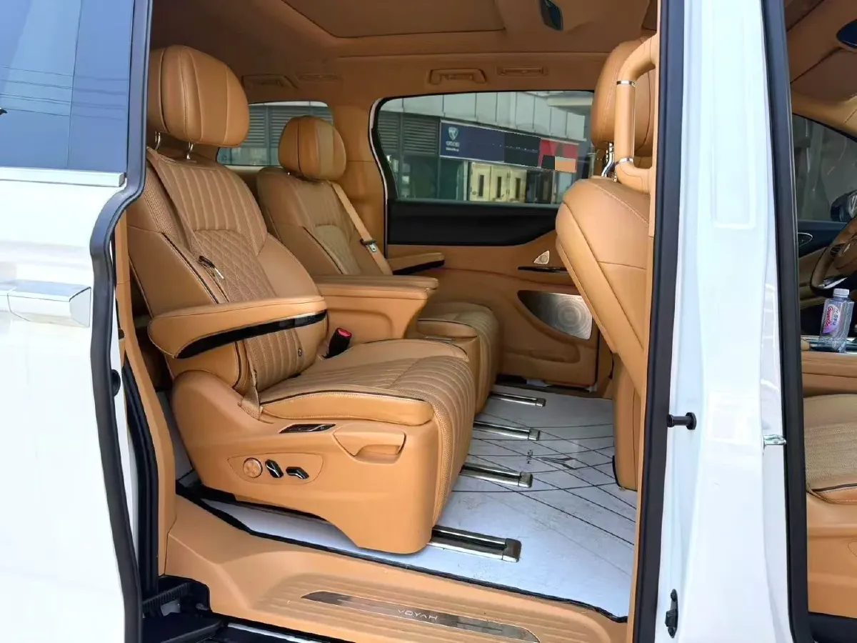 2022 Voyah Dream 1.5T 136HP L4 PHEV 25.57KWH,autocango,china used car exporter,china ev exporter,chinese used car exporter,chinese used ev exporter