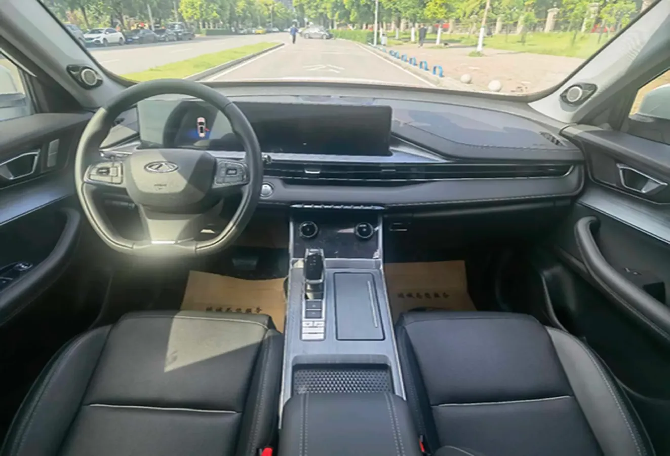 2022 Chery Tiggo 7 Plus 1.5T 156HP L4 CVT,autocango,china used car exporter,china ev exporter,chinese used car exporter,chinese used ev exporter