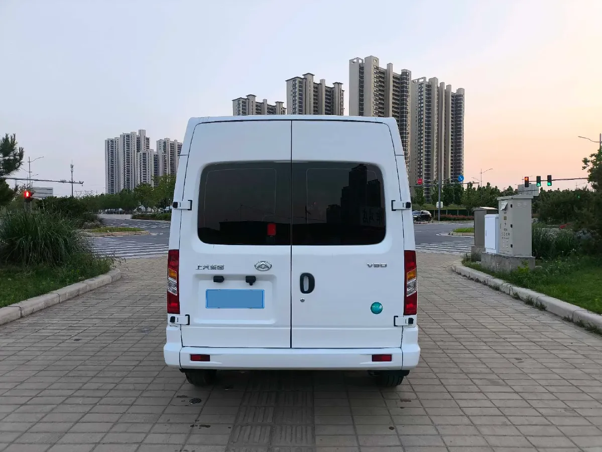 2023 MAXUS XinTu V80 2.0T 127HP L4 6MT,autocango,china used car exporter,china ev exporter,chinese used car exporter,chinese used ev exporter