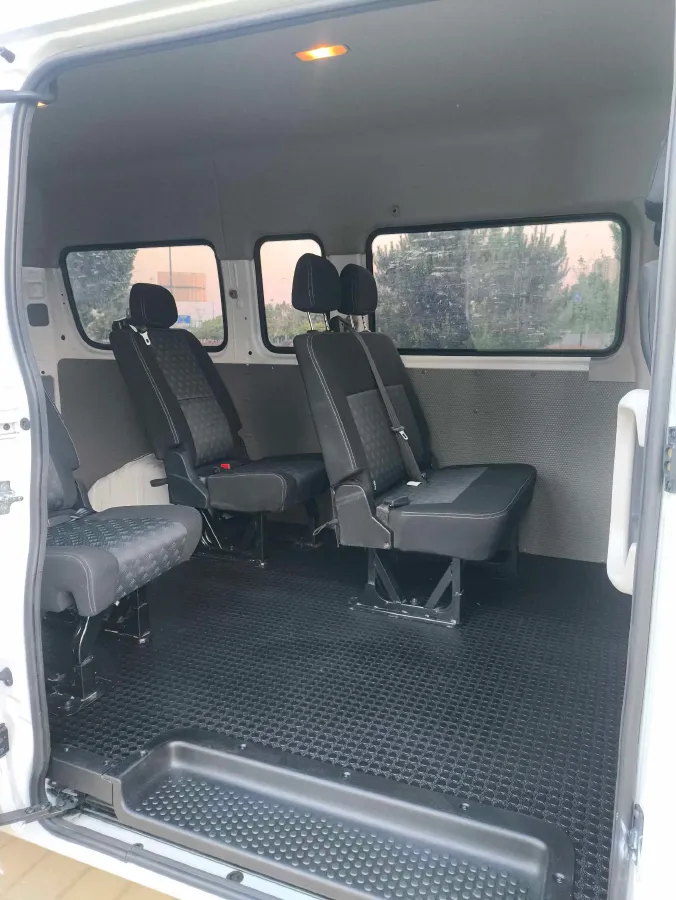 2023 MAXUS XinTu V80 2.0T 127HP L4 6MT,autocango,china used car exporter,china ev exporter,chinese used car exporter,chinese used ev exporter