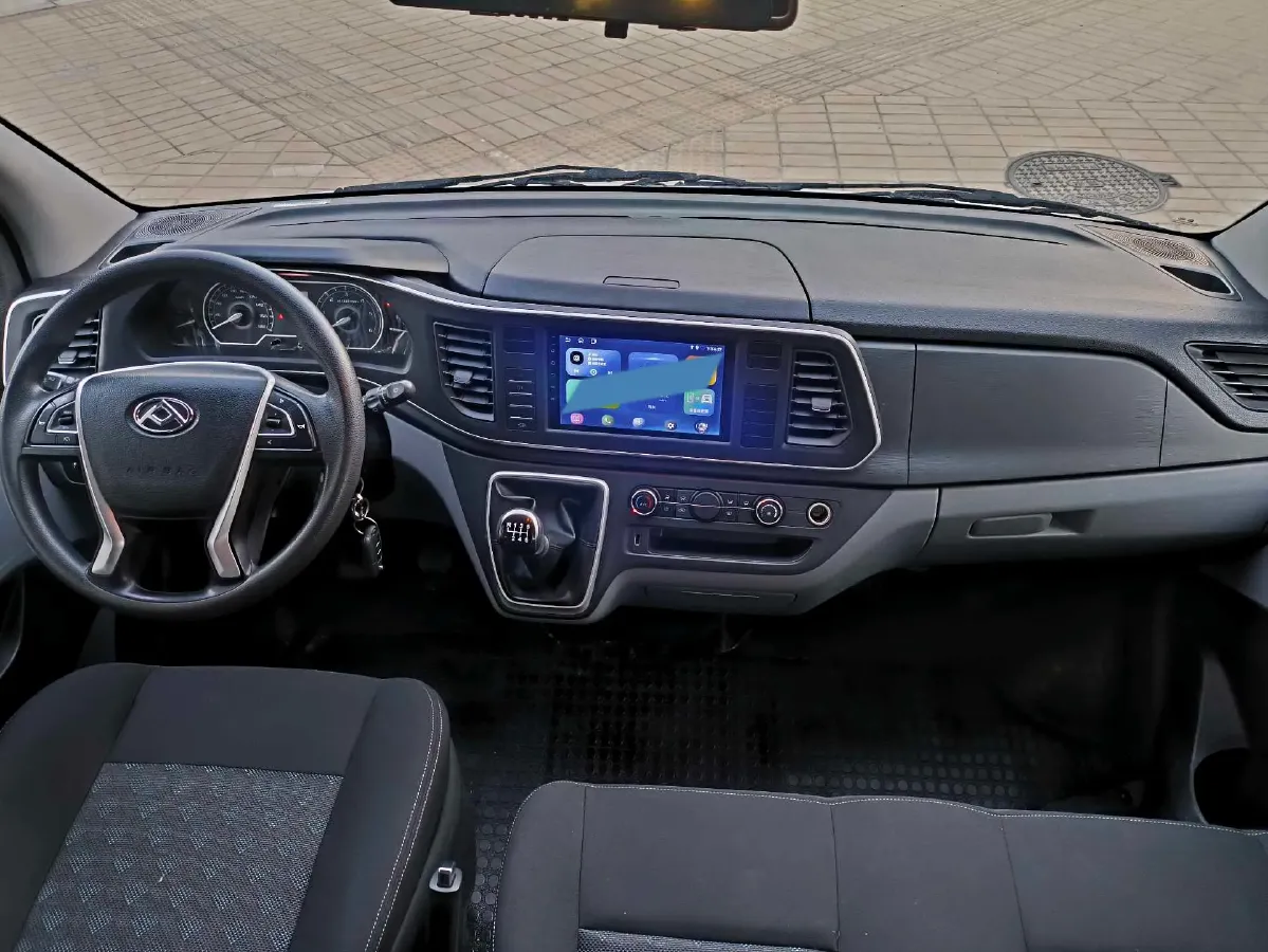 2023 MAXUS XinTu V80 2.0T 127HP L4 6MT,autocango,china used car exporter,china ev exporter,chinese used car exporter,chinese used ev exporter