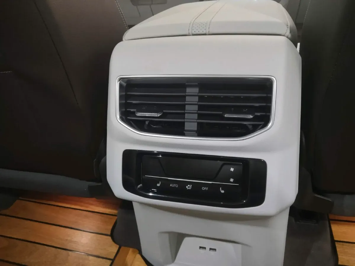 2022 Volkswagen Talagon 2.0T 220HP L4 7DCT,autocango,china used car exporter,china ev exporter,chinese used car exporter,chinese used ev exporter