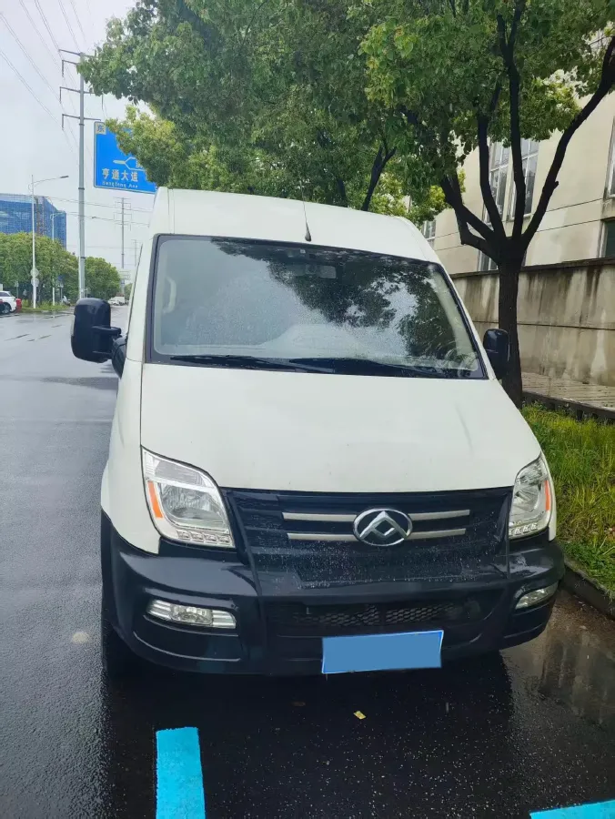 2019 MAXUS XinTu V80 2.5T 136HP L4 6MT,autocango,china used car exporter,china ev exporter,chinese used car exporter,chinese used ev exporter