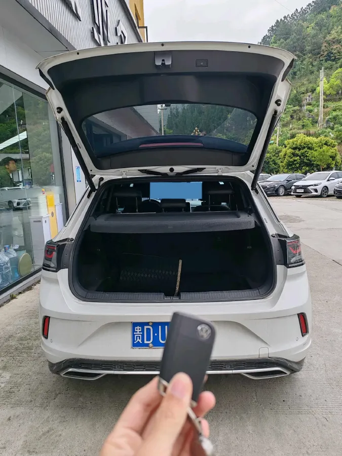 2023 Volkswagen T-Roc 1.5T 160HP L4 7DCT,autocango,china used car exporter,china ev exporter,chinese used car exporter,chinese used ev exporter