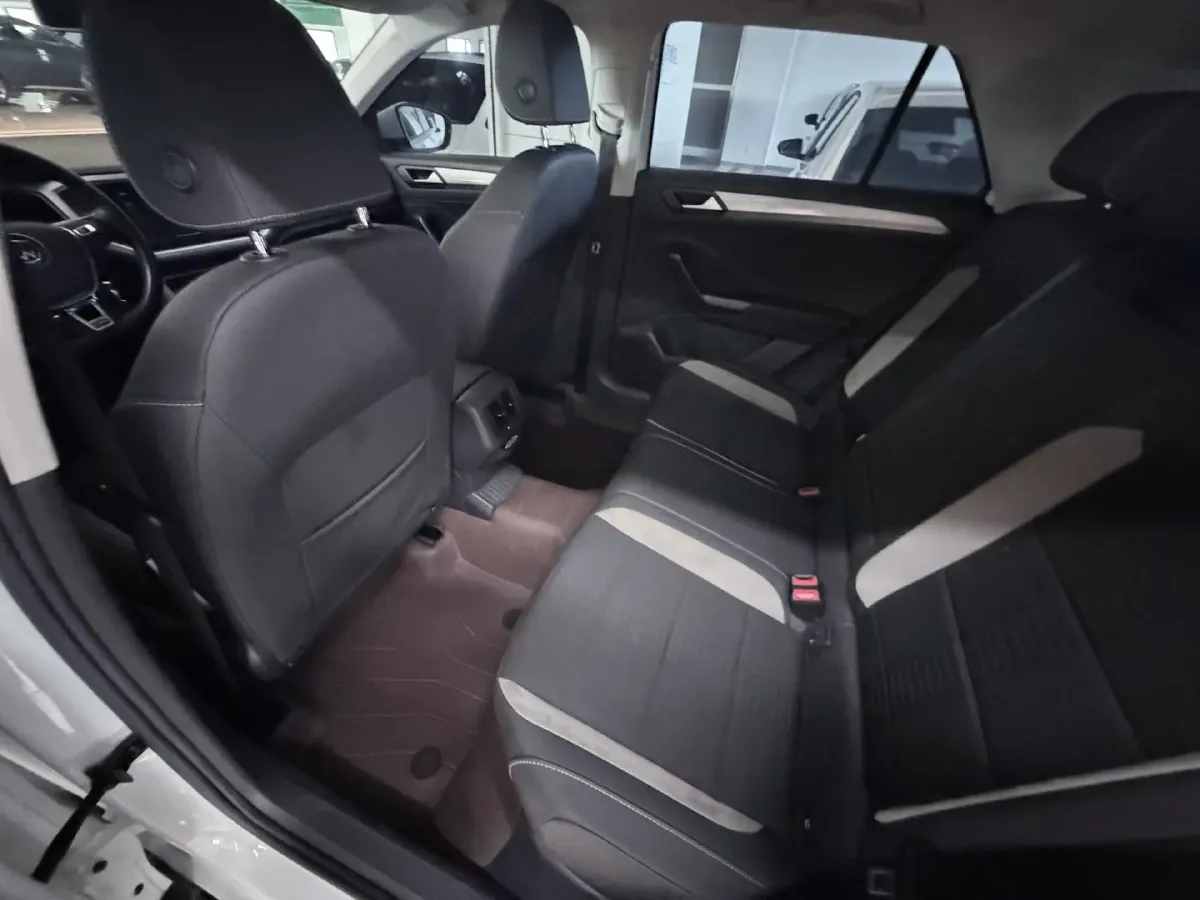 2021 Volkswagen T-Roc 1.4T 150HP L4 7DCT,autocango,china used car exporter,china ev exporter,chinese used car exporter,chinese used ev exporter