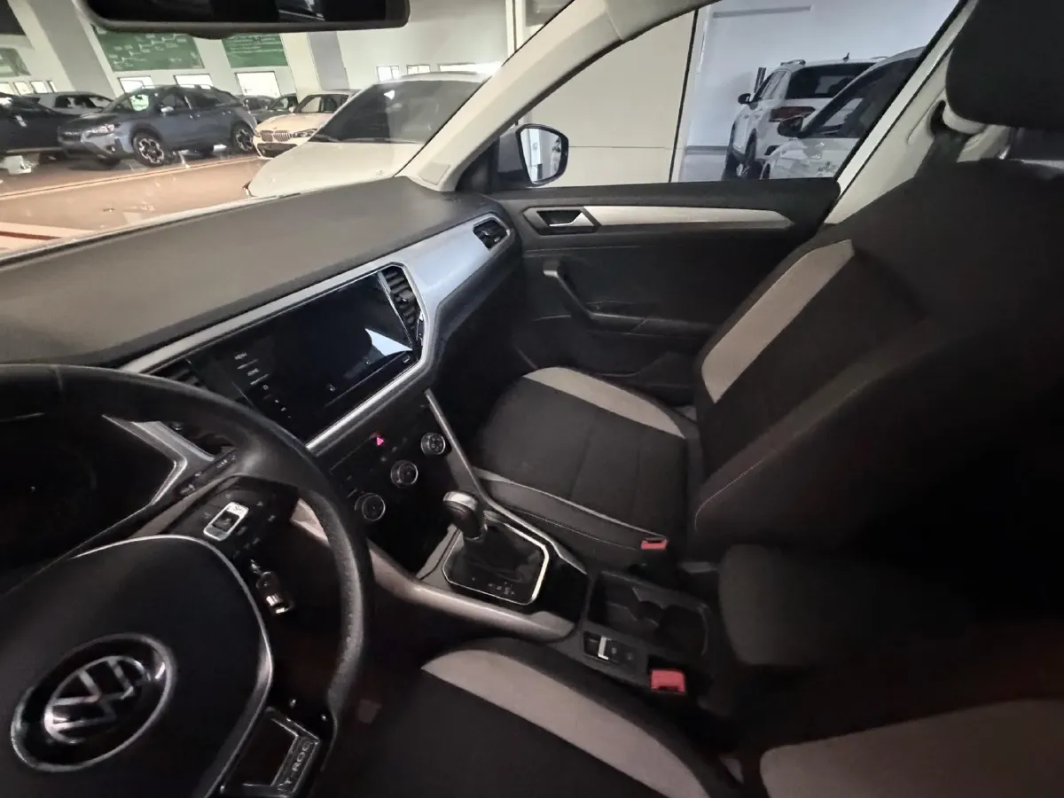 2021 Volkswagen T-Roc 1.4T 150HP L4 7DCT,autocango,china used car exporter,china ev exporter,chinese used car exporter,chinese used ev exporter