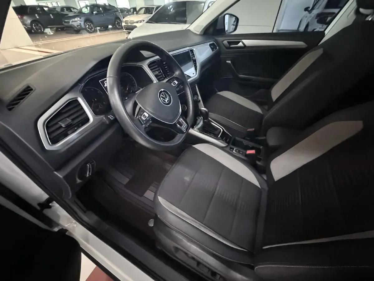2021 Volkswagen T-Roc 1.4T 150HP L4 7DCT,autocango,china used car exporter,china ev exporter,chinese used car exporter,chinese used ev exporter
