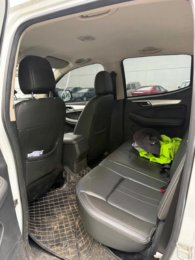 2020 Isuzu RE-MAX Jim 2.8T 120HP L4 5MT,autocango,china used car exporter,china ev exporter,chinese used car exporter,chinese used ev exporter