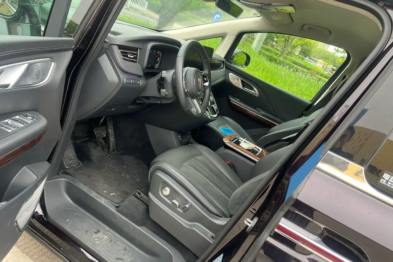 2024 HongQi HQ9 2.0T 163HP L4 1DHT PHEV 20.14KWH,autocango,china used car exporter,china ev exporter,chinese used car exporter,chinese used ev exporter