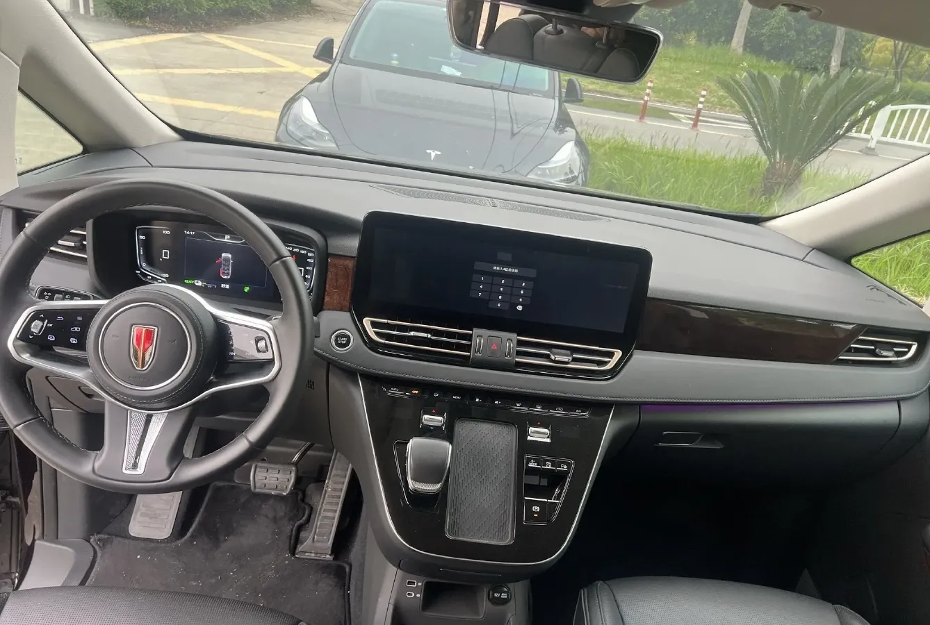 2024 HongQi HQ9 2.0T 163HP L4 1DHT PHEV 20.14KWH,autocango,china used car exporter,china ev exporter,chinese used car exporter,chinese used ev exporter