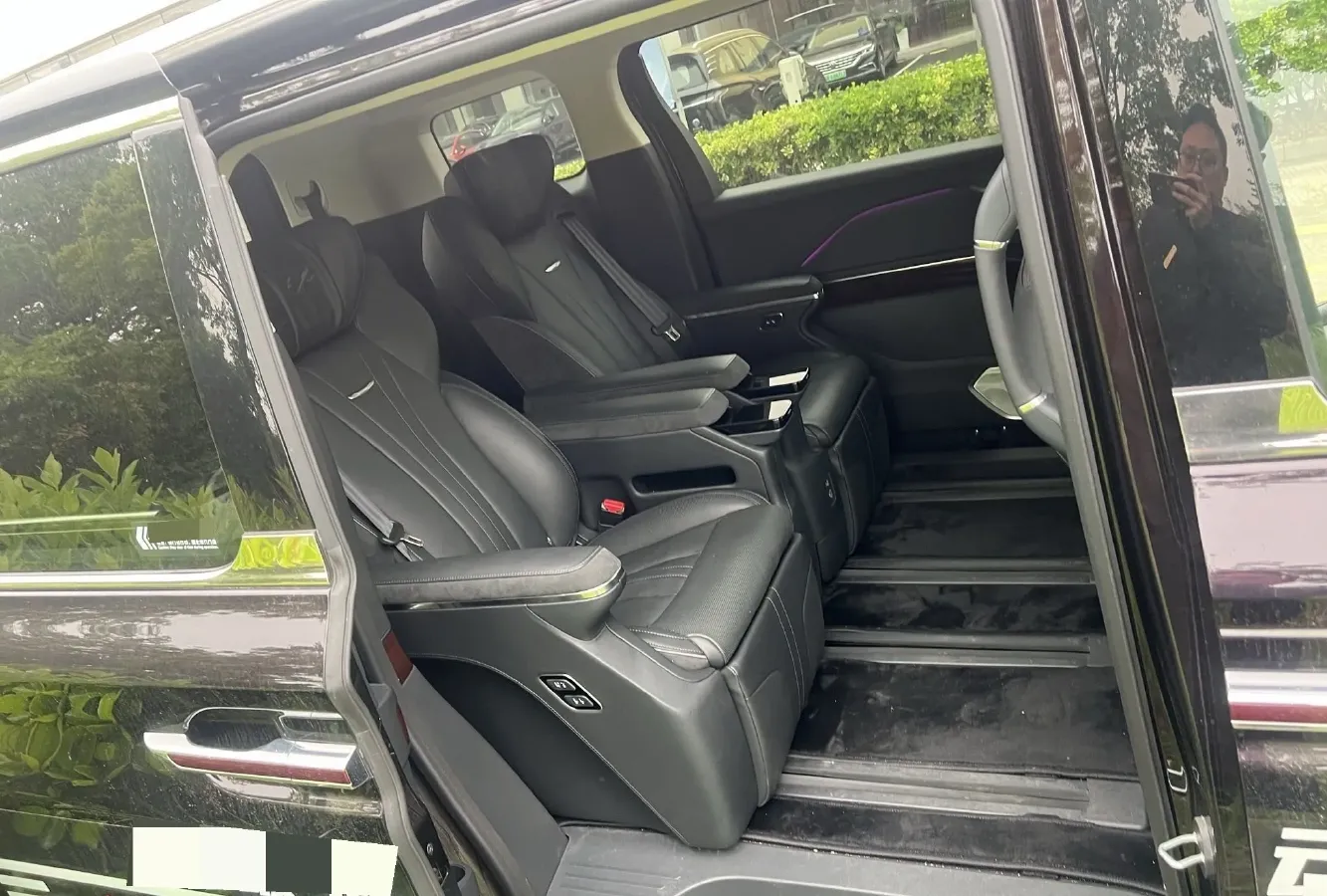 2024 HongQi HQ9 2.0T 163HP L4 1DHT PHEV 20.14KWH,autocango,china used car exporter,china ev exporter,chinese used car exporter,chinese used ev exporter
