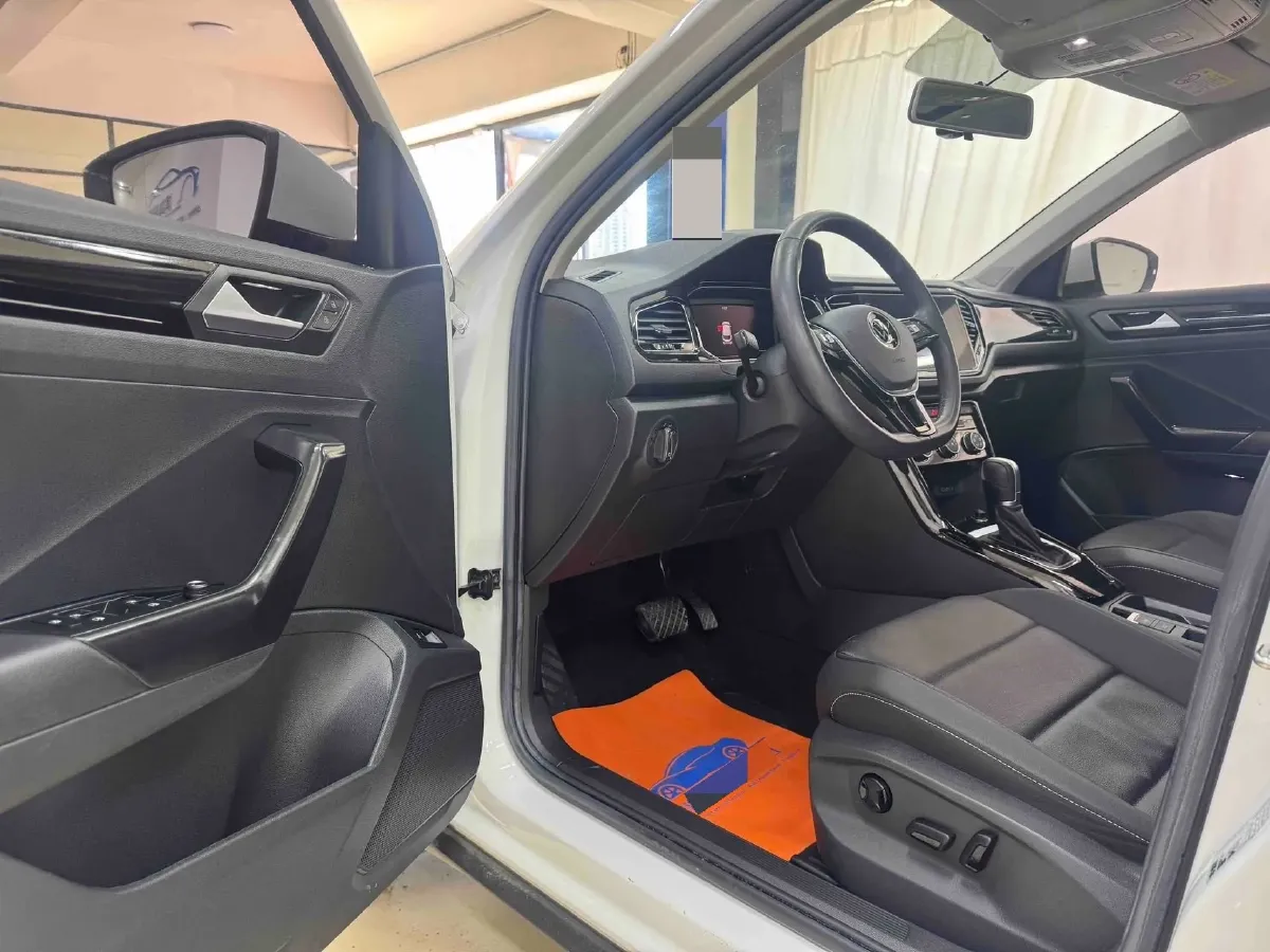 2022 Volkswagen T-Roc 1.4T 150HP L4 7DCT,autocango,china used car exporter,china ev exporter,chinese used car exporter,chinese used ev exporter
