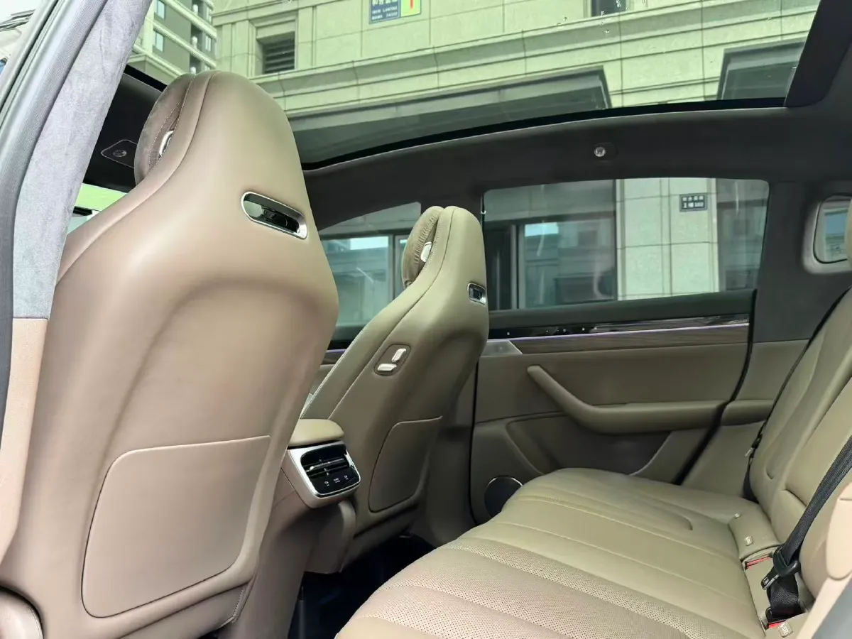 2025 Luxeed R7 REEV 156HP REEV 37KWH,autocango,china used car exporter,china ev exporter,chinese used car exporter,chinese used ev exporter