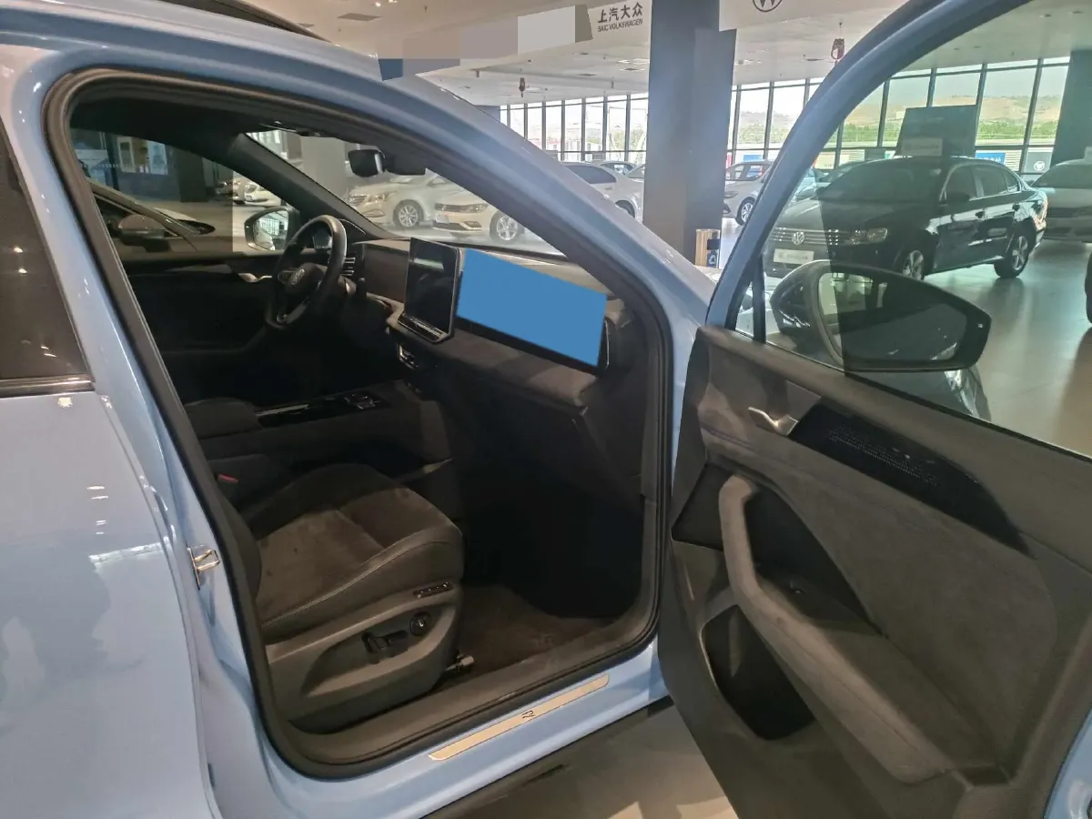 2025 Volkswagen Tiguan L 2.0T 220HP L4 7DCT,autocango,china used car exporter,china ev exporter,chinese used car exporter,chinese used ev exporter