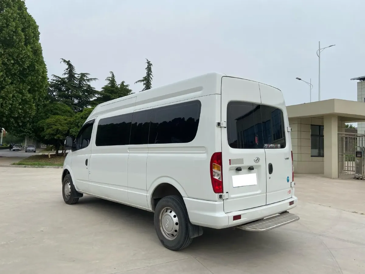 2021 MAXUS XinTu V80 2.0T 127HP L4 6MT,autocango,china used car exporter,china ev exporter,chinese used car exporter,chinese used ev exporter