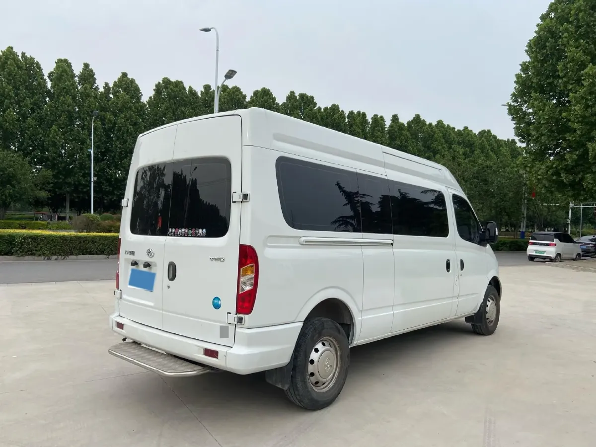 2021 MAXUS XinTu V80 2.0T 127HP L4 6MT,autocango,china used car exporter,china ev exporter,chinese used car exporter,chinese used ev exporter