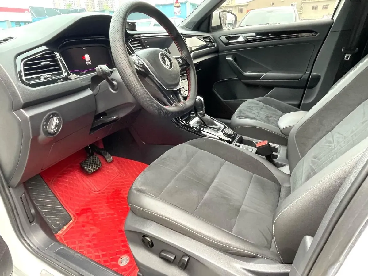 2021 Volkswagen T-Roc 1.4T 150HP L4 7DCT,autocango,china used car exporter,china ev exporter,chinese used car exporter,chinese used ev exporter