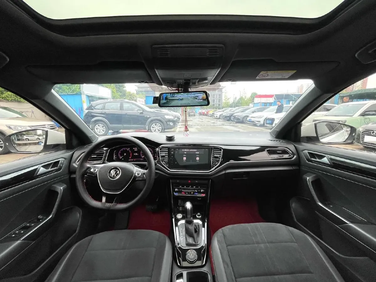 2021 Volkswagen T-Roc 1.4T 150HP L4 7DCT,autocango,china used car exporter,china ev exporter,chinese used car exporter,chinese used ev exporter