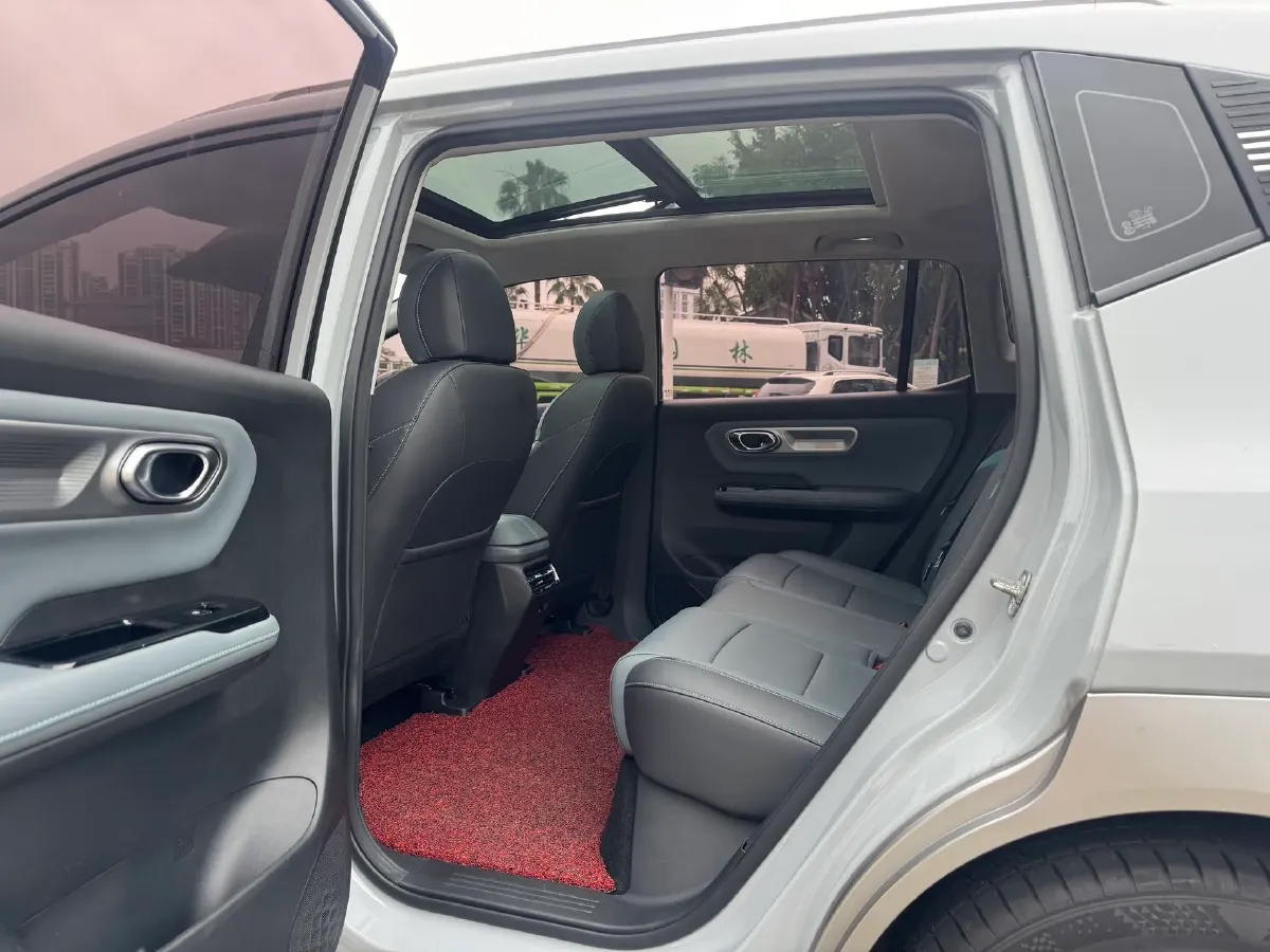 2024 Leapmotor C11 1.5L 95HP L4 REEV 43.74KWH,autocango,china used car exporter,china ev exporter,chinese used car exporter,chinese used ev exporter
