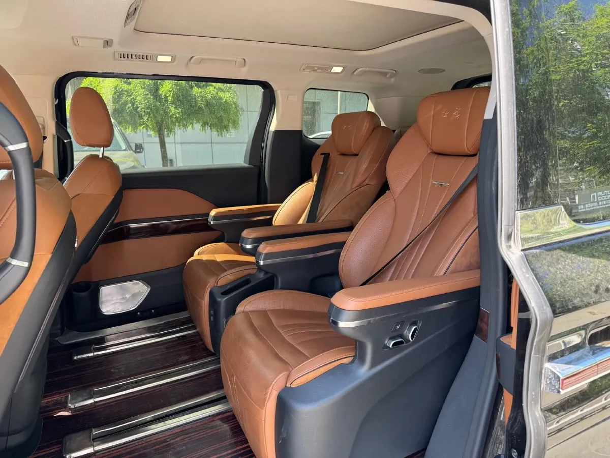 2023 HongQi HQ9 2.0T 252HP L4 8AT,autocango,china used car exporter,china ev exporter,chinese used car exporter,chinese used ev exporter