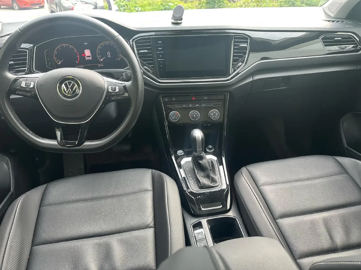 2022 Volkswagen T-Roc 1.4T 150HP L4 7DCT,autocango,china used car exporter,china ev exporter,chinese used car exporter,chinese used ev exporter