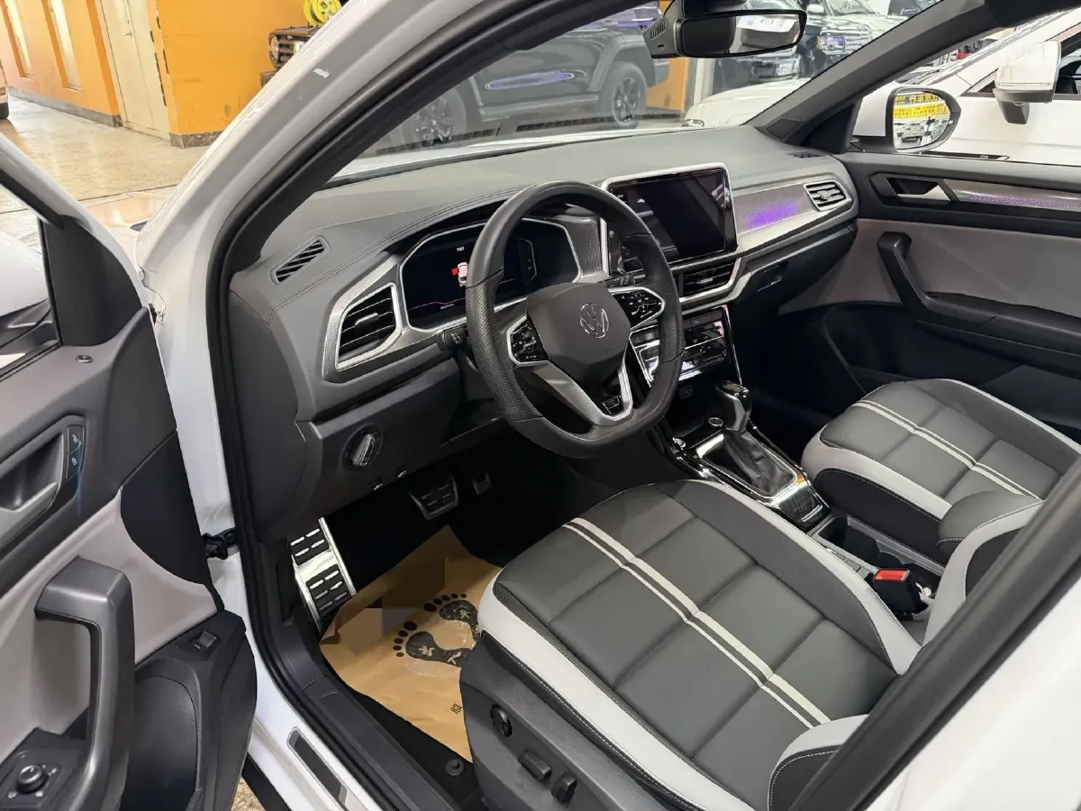 2023 Volkswagen T-Roc 1.5T 160HP L4 7DCT,autocango,china used car exporter,china ev exporter,chinese used car exporter,chinese used ev exporter