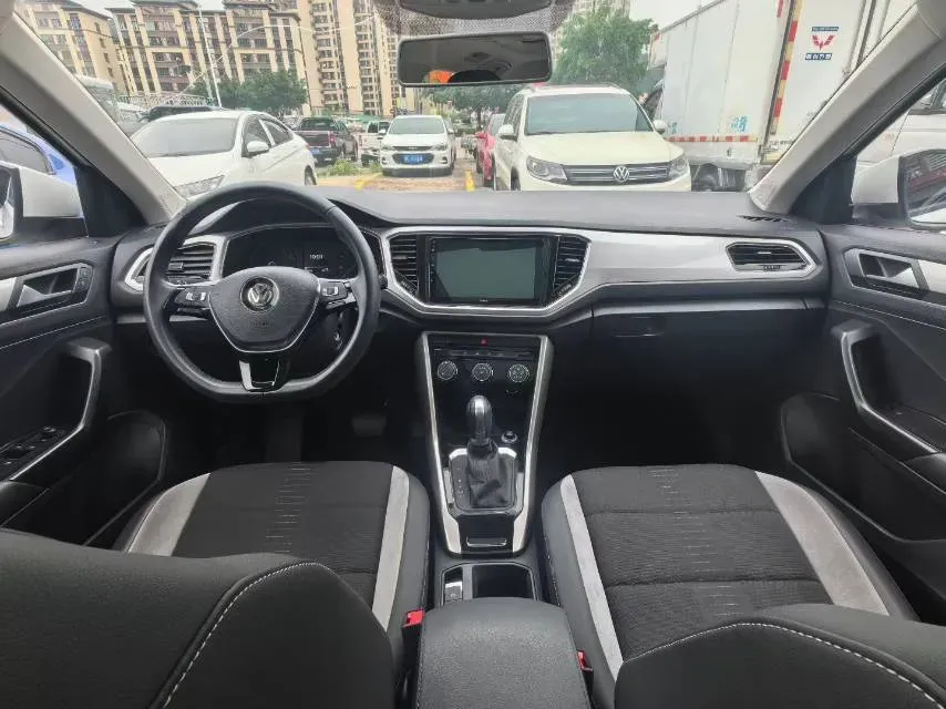 2020 Volkswagen T-Roc 1.4T 150HP L4 7DCT,autocango,china used car exporter,china ev exporter,chinese used car exporter,chinese used ev exporter