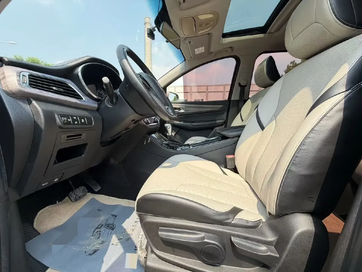 2017 BaoJun 730 1.5T 150HP L4 6DCT,autocango,china used car exporter,china ev exporter,chinese used car exporter,chinese used ev exporter