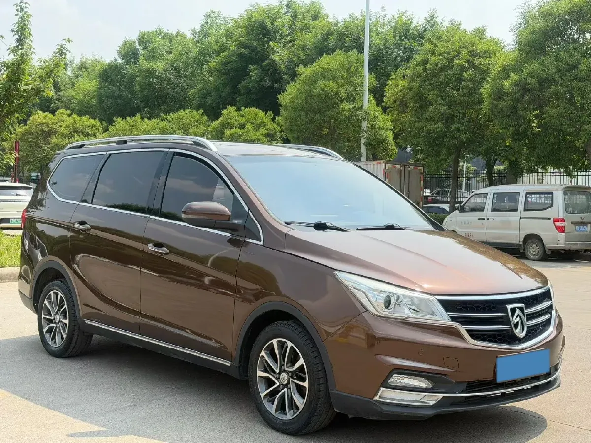 2017 BaoJun 730 1.5T 150HP L4 6DCT,autocango,china used car exporter,china ev exporter,chinese used car exporter,chinese used ev exporter