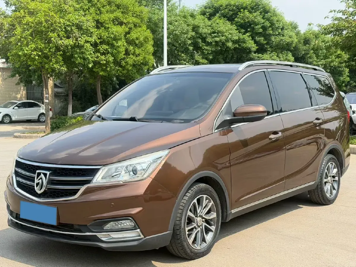 2017 BaoJun 730 1.5T 150HP L4 6DCT,autocango,china used car exporter,china ev exporter,chinese used car exporter,chinese used ev exporter