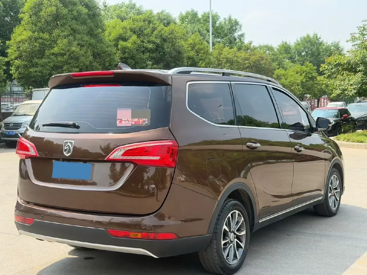 2017 BaoJun 730 1.5T 150HP L4 6DCT,autocango,china used car exporter,china ev exporter,chinese used car exporter,chinese used ev exporter