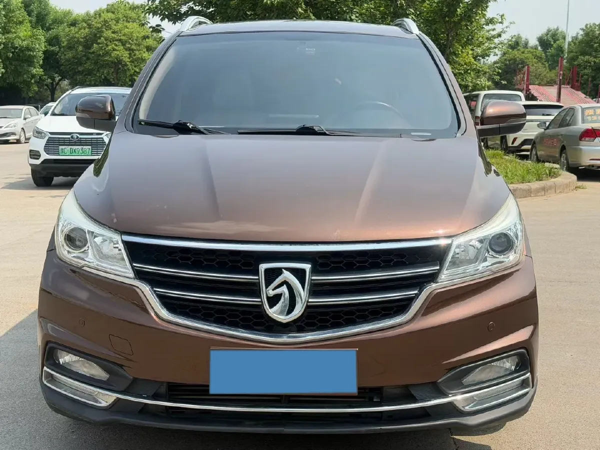 2017 BaoJun 730 1.5T 150HP L4 6DCT,autocango,china used car exporter,china ev exporter,chinese used car exporter,chinese used ev exporter