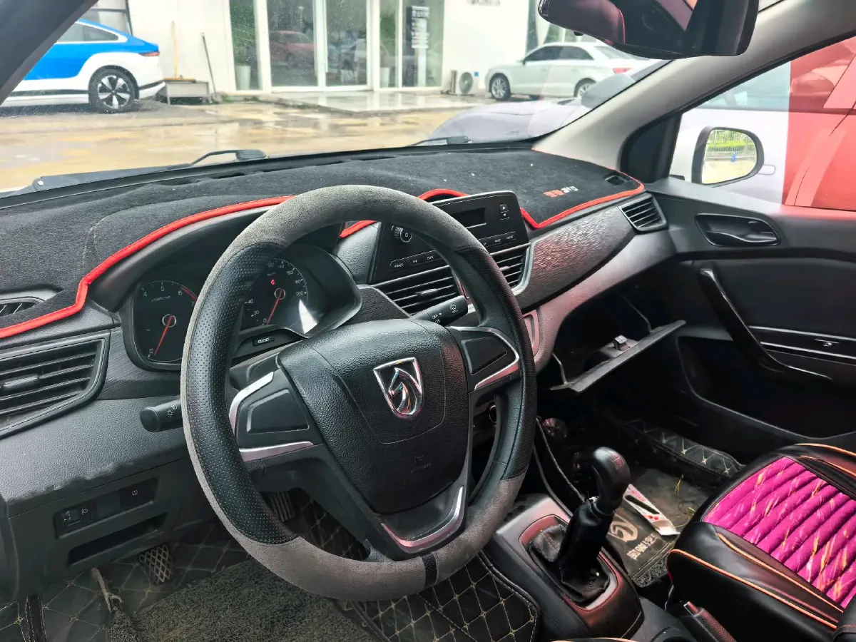 2020 BaoJun 310 1.2L 80HP L4 5MT,autocango,china used car exporter,china ev exporter,chinese used car exporter,chinese used ev exporter