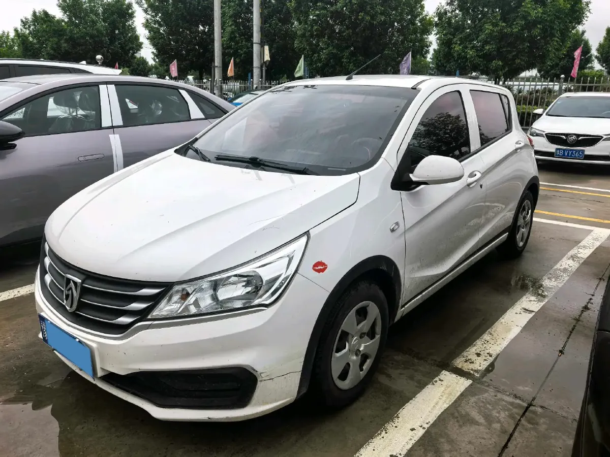 2020 BaoJun 310 1.2L 80HP L4 5MT,autocango,china used car exporter,china ev exporter,chinese used car exporter,chinese used ev exporter