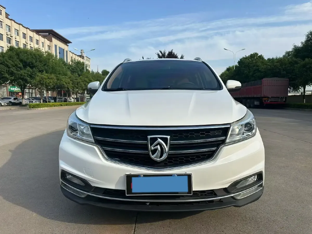 2017 BaoJun 730 1.5T 150HP L4 6MT,autocango,china used car exporter,china ev exporter,chinese used car exporter,chinese used ev exporter