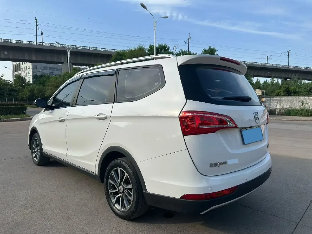 2017 BaoJun 730 1.5T 150HP L4 6MT,autocango,china used car exporter,china ev exporter,chinese used car exporter,chinese used ev exporter