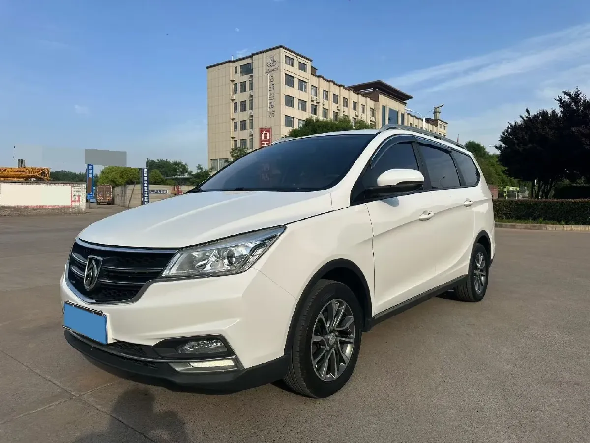 2017 BaoJun 730 1.5T 150HP L4 6MT,autocango,china used car exporter,china ev exporter,chinese used car exporter,chinese used ev exporter