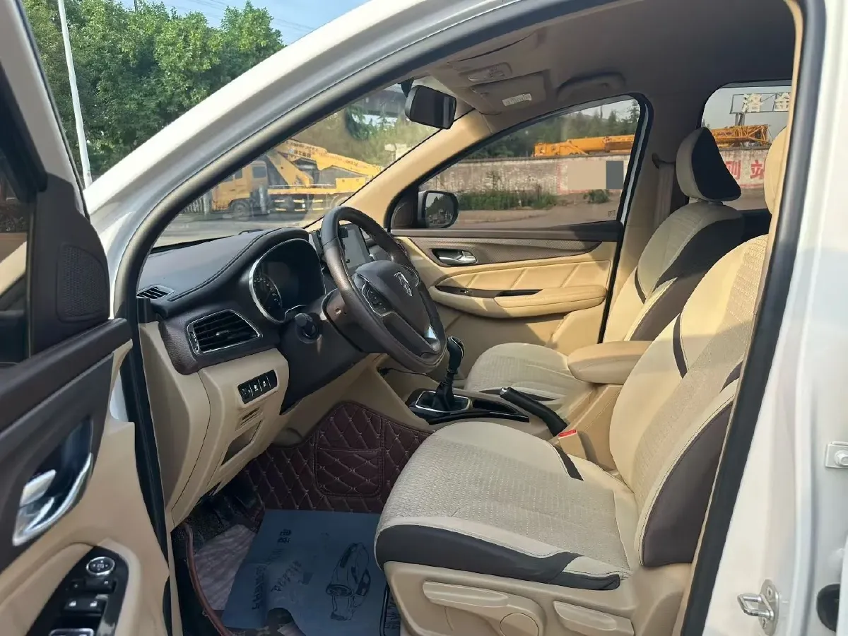 2017 BaoJun 730 1.5T 150HP L4 6MT,autocango,china used car exporter,china ev exporter,chinese used car exporter,chinese used ev exporter