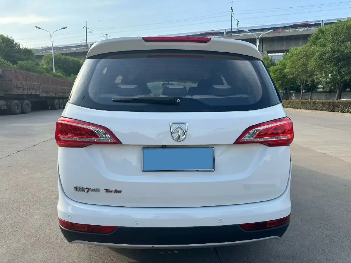 2017 BaoJun 730 1.5T 150HP L4 6MT,autocango,china used car exporter,china ev exporter,chinese used car exporter,chinese used ev exporter