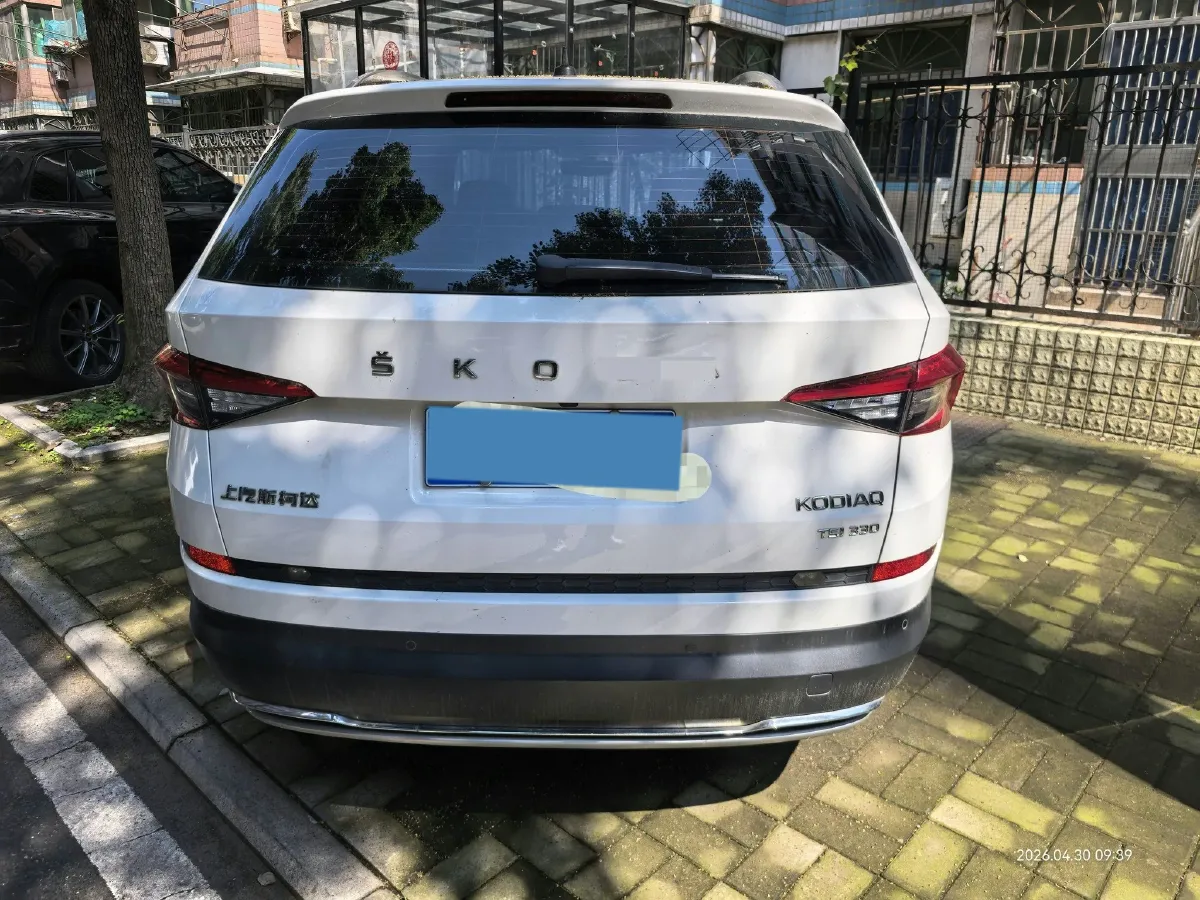2019 Skoda Superb 2.0T 220HP L4 7DCT,autocango,china used car exporter,china ev exporter,chinese used car exporter,chinese used ev exporter