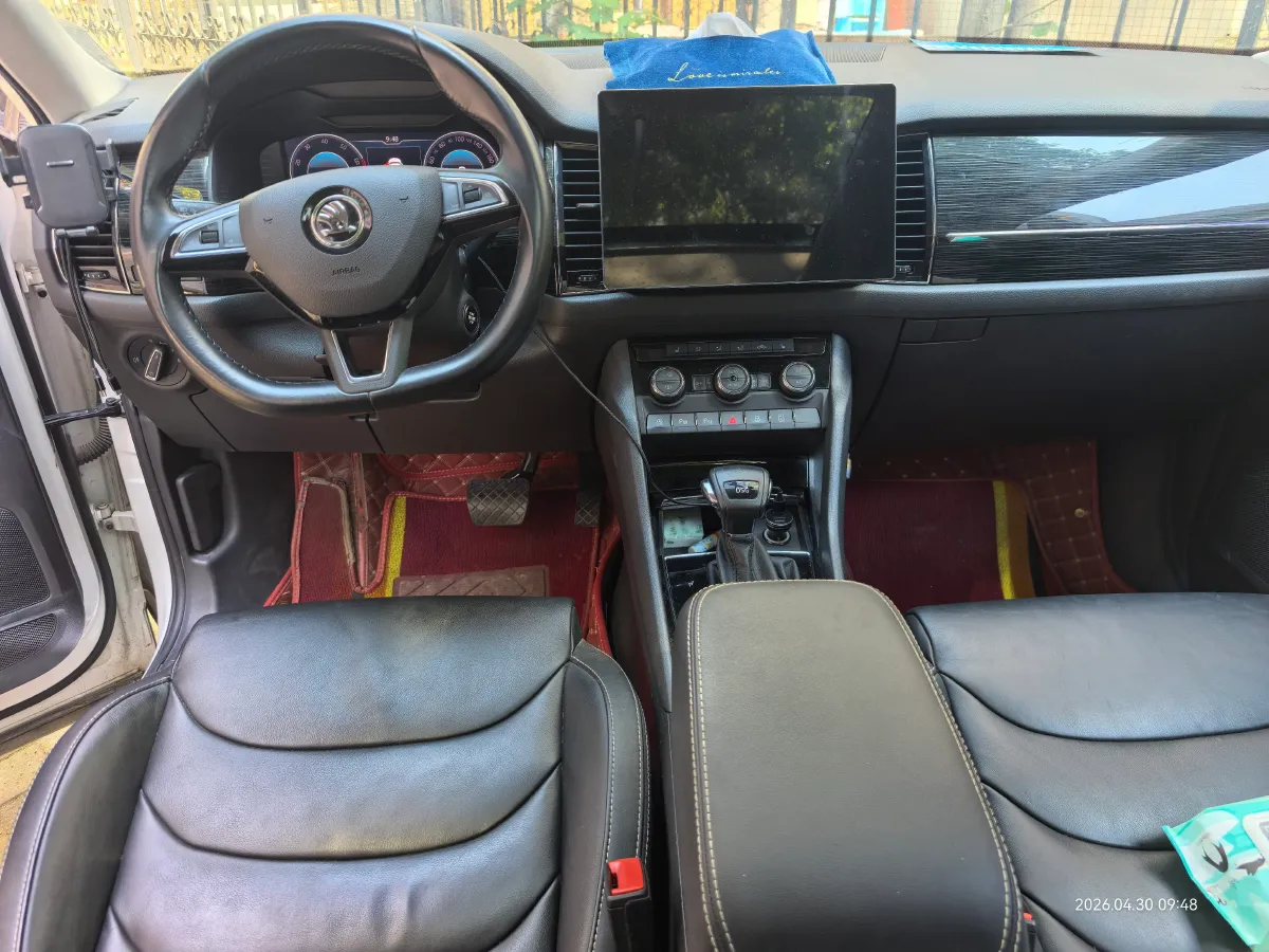 2019 Skoda Superb 2.0T 220HP L4 7DCT,autocango,china used car exporter,china ev exporter,chinese used car exporter,chinese used ev exporter