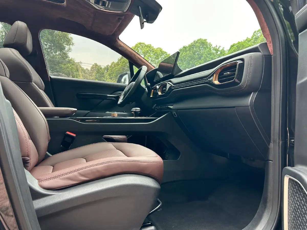 2022 Geely Okavango 1.8T 184HP L4 7DCT,autocango,china used car exporter,china ev exporter,chinese used car exporter,chinese used ev exporter