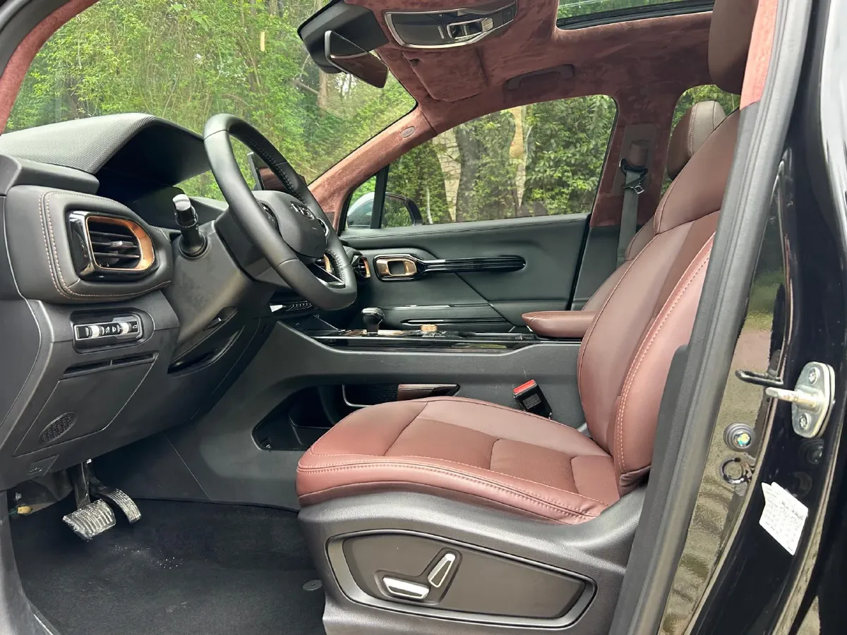 2022 Geely Okavango 1.8T 184HP L4 7DCT,autocango,china used car exporter,china ev exporter,chinese used car exporter,chinese used ev exporter